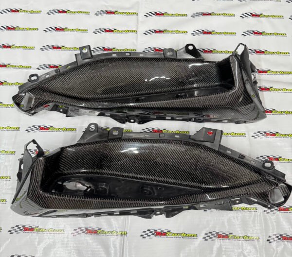 Carbon Footrest L/R for Yamaha XMAX V1 – XV1-019 Black Twill Carbon RM699 Ready Stock and RM629 Preorder