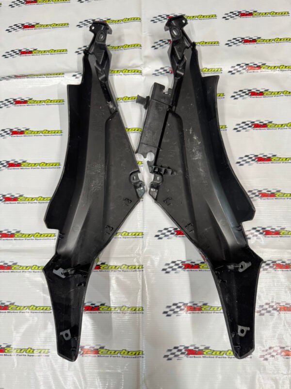 Carbon Rear Tail Panel L/R for Yamaha XMAX V1 – XV1-004 Black Twill Carbon Ready Stock and Preorder