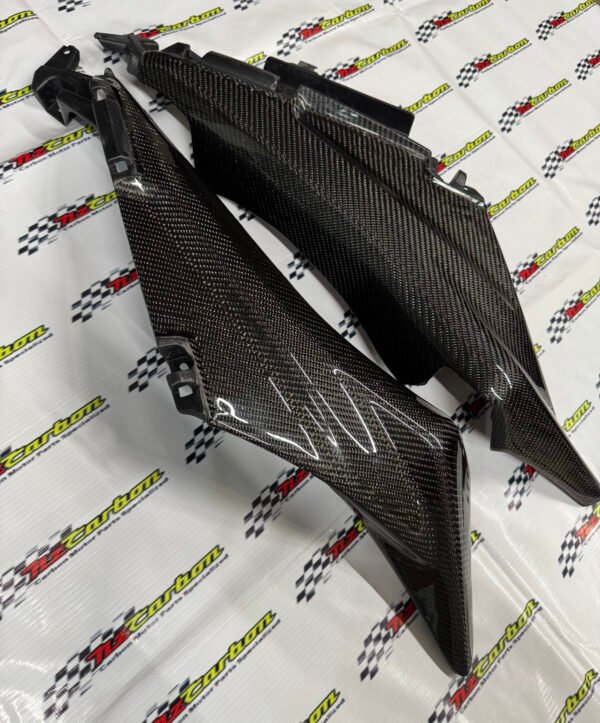 Carbon Rear Tail Panel L/R for Yamaha XMAX V1 – XV1-004 Black Twill Carbon Ready Stock and Preorder