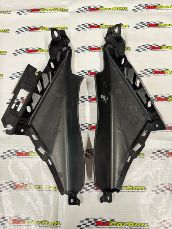 Carbon Rear Tail Panel L/R for Yamaha XMAX V2 – XV2-003 Black Twill Carbon RM399 Ready Stock and RM359 Preorder