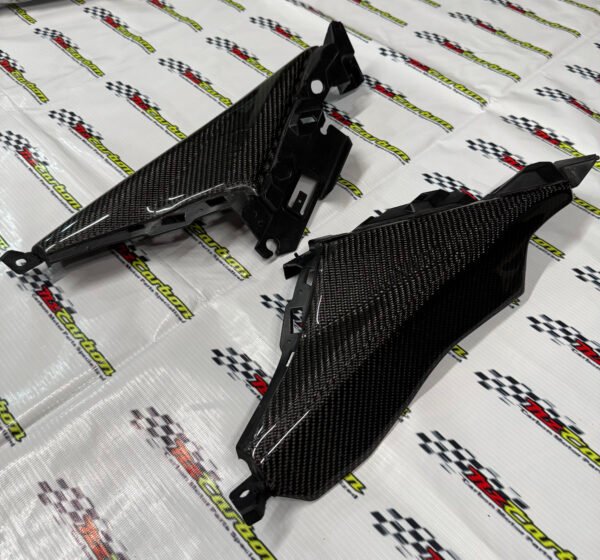 Carbon Rear Tail Panel L/R for Yamaha XMAX V2 – XV2-003 Black Twill Carbon RM399 Ready Stock and RM359 Preorder