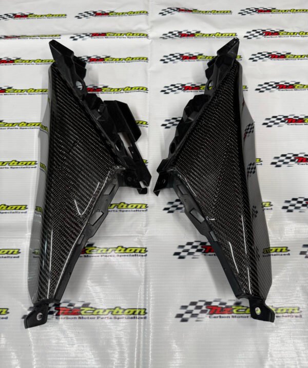 Carbon Rear Tail Panel L/R for Yamaha XMAX V2 – XV2-003 Black Twill Carbon RM399 Ready Stock and RM359 Preorder