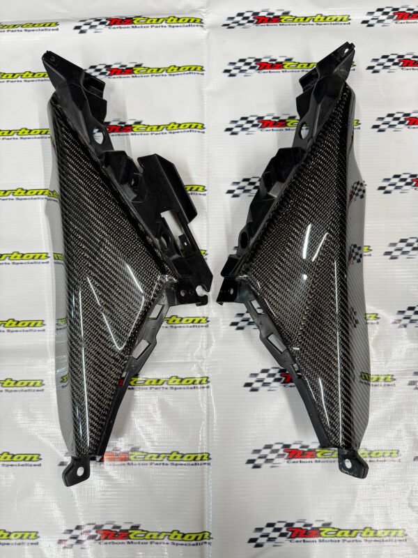 Carbon Rear Tail Panel L/R for Yamaha XMAX V2 – XV2-003 Black Twill Carbon RM399 Ready Stock and RM359 Preorder